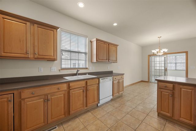 3002 Stone Creek Court, Marion, IA 52302