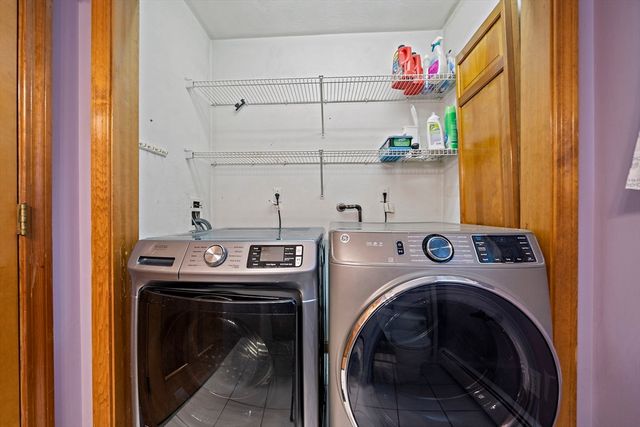 4 Gloria Dr, Mansfield, MA 02048