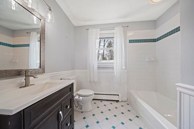 4 Gloria Dr, Mansfield, MA 02048