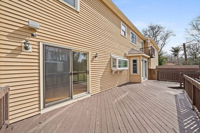 4 Gloria Dr, Mansfield, MA 02048