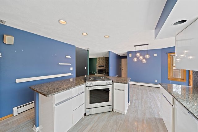 4 Gloria Dr, Mansfield, MA 02048