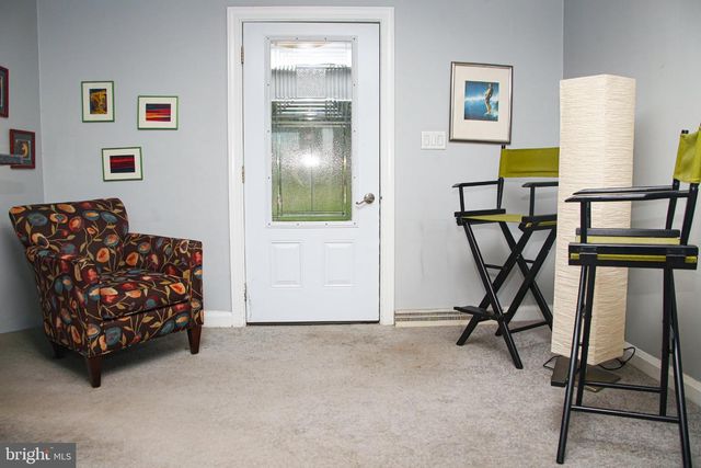 927 FAIRFAX DR, Morgantown, WV 26505