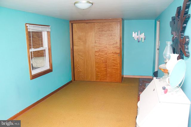 927 FAIRFAX DR, Morgantown, WV 26505
