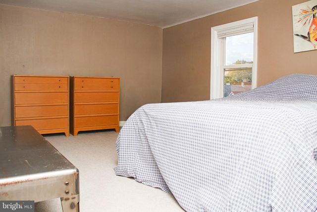 927 FAIRFAX DR, Morgantown, WV 26505