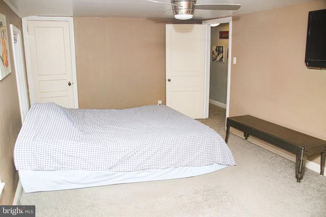 927 FAIRFAX DR, Morgantown, WV 26505