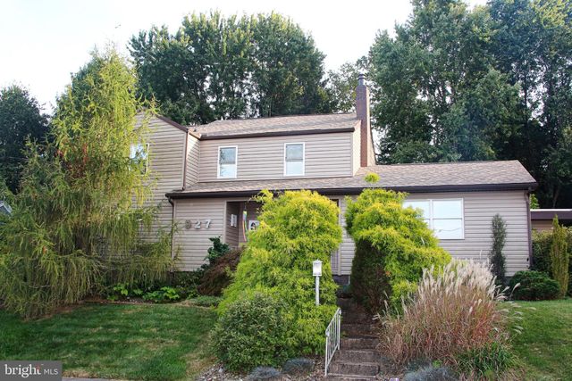 927 FAIRFAX DR, Morgantown, WV 26505