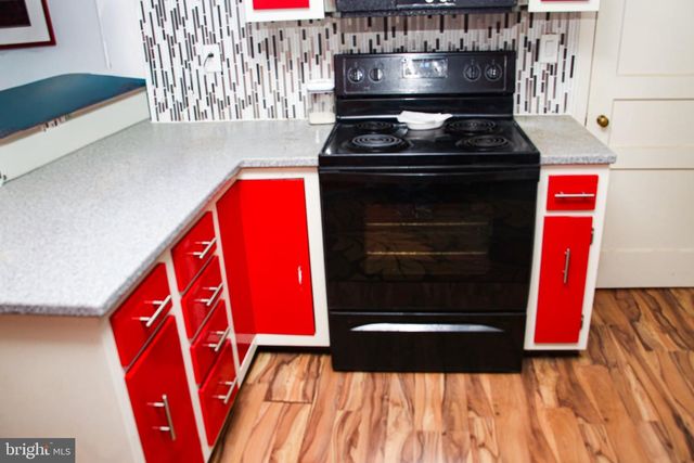 927 FAIRFAX DR, Morgantown, WV 26505