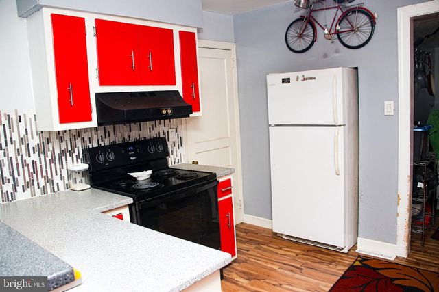 927 FAIRFAX DR, Morgantown, WV 26505