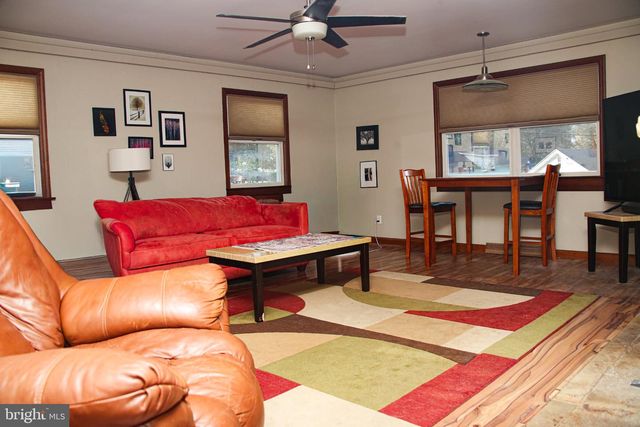 927 FAIRFAX DR, Morgantown, WV 26505