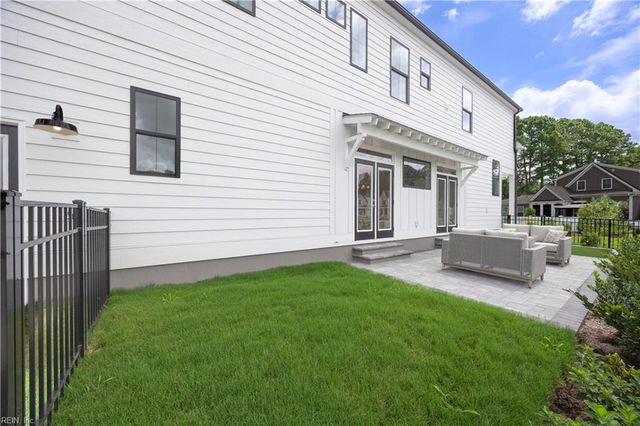 203 Hodges Rd, Chesapeake, VA 23322