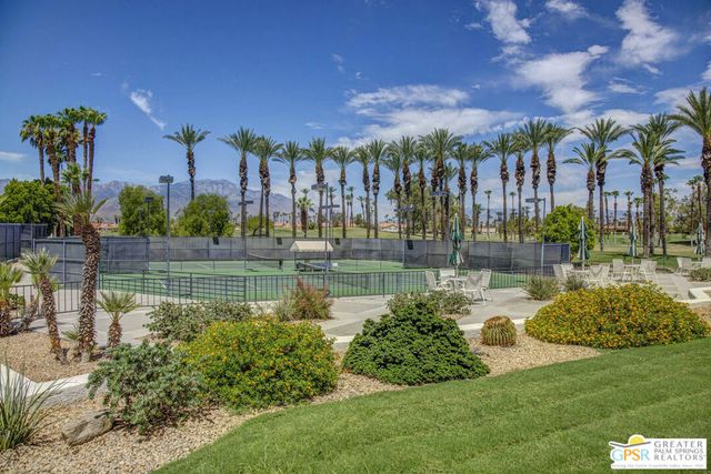 626 Vista Lago Circle, Palm Desert, CA 92211