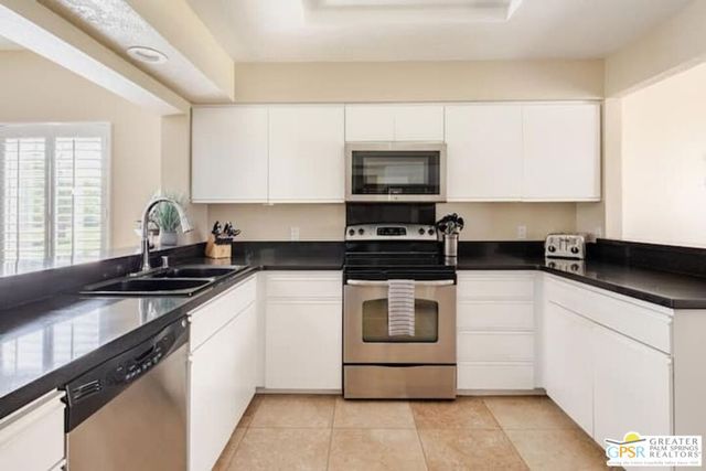 626 Vista Lago Circle, Palm Desert, CA 92211