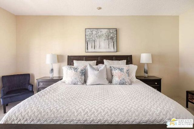 626 Vista Lago Circle, Palm Desert, CA 92211