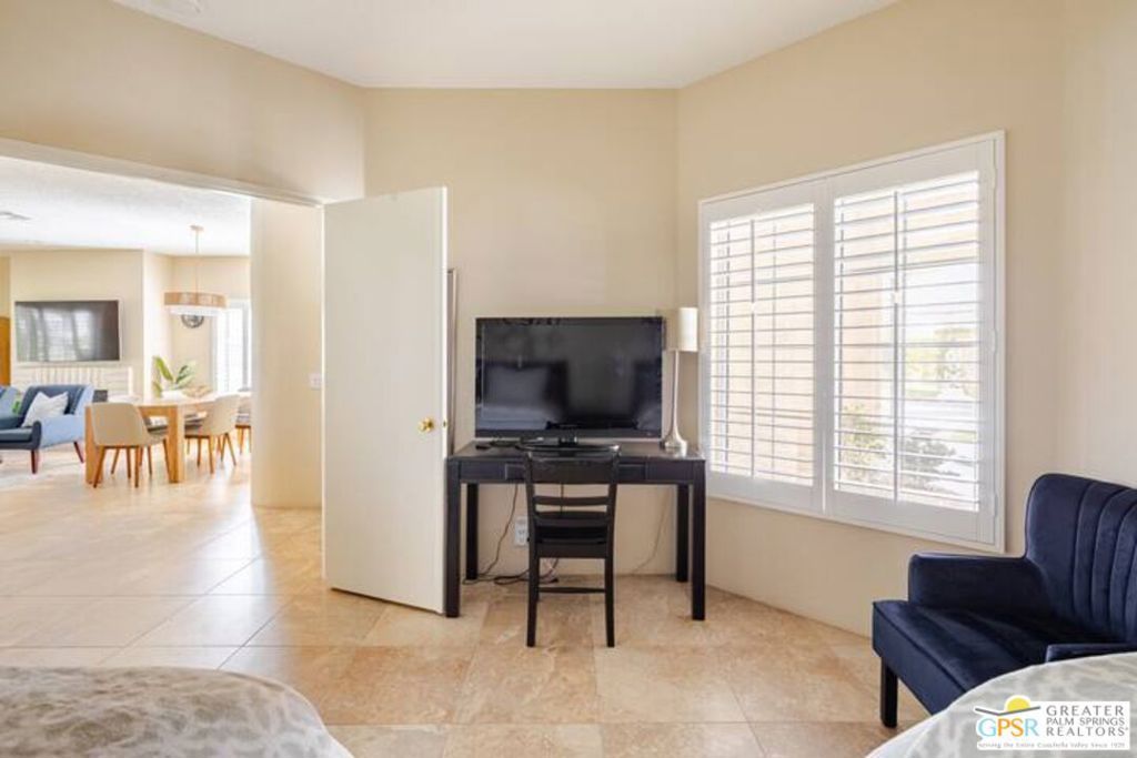 Image 13 of property listing at 626 Vista Lago Circle, Palm Desert, CA 92211