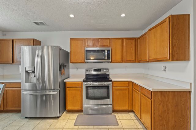 633 Almandora Drive, Arlington, TX 76002