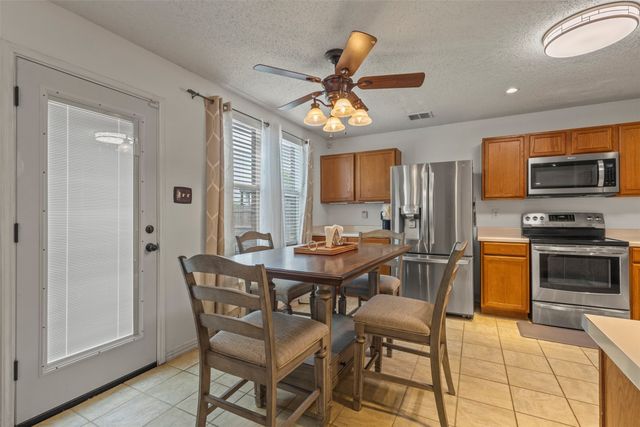 633 Almandora Drive, Arlington, TX 76002