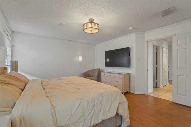 633 Almandora Drive, Arlington, TX 76002