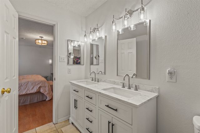 633 Almandora Drive, Arlington, TX 76002