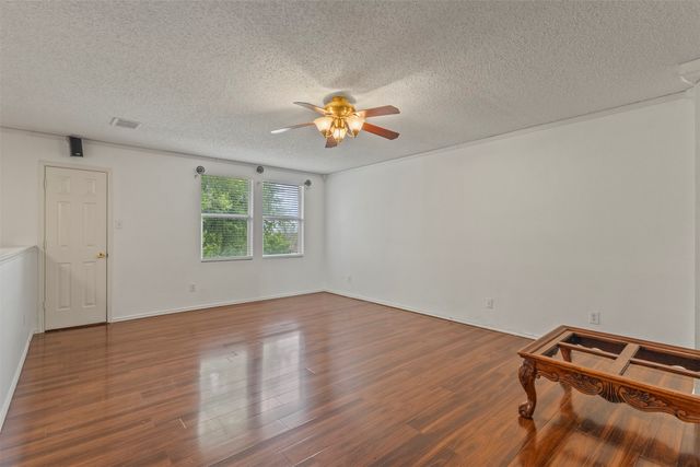 633 Almandora Drive, Arlington, TX 76002