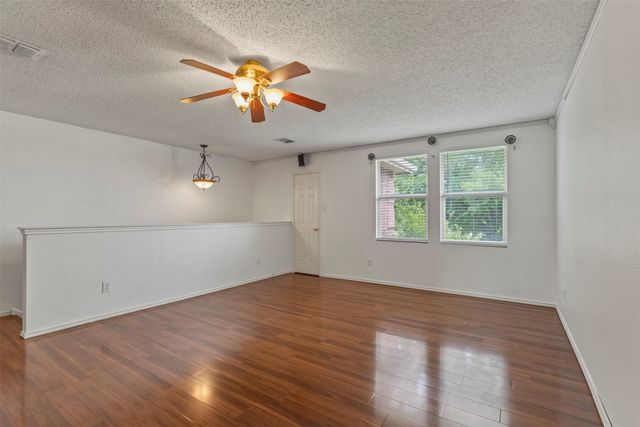 633 Almandora Drive, Arlington, TX 76002