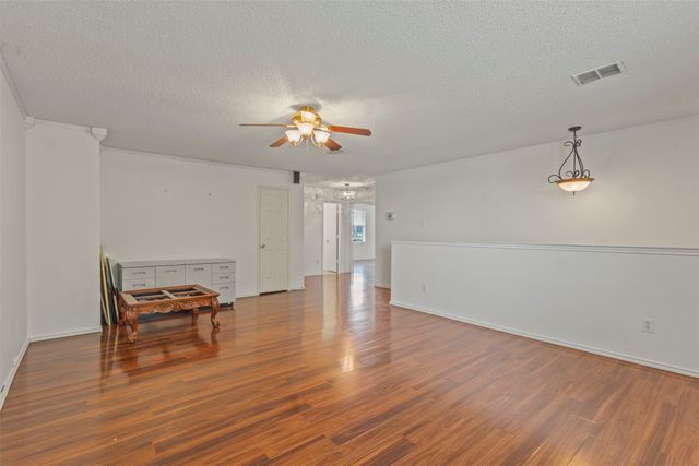 633 Almandora Drive, Arlington, TX 76002