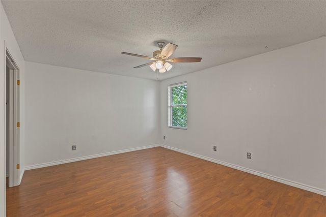 633 Almandora Drive, Arlington, TX 76002