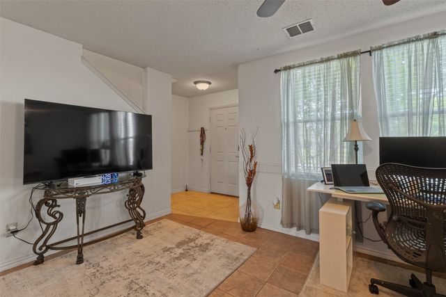 633 Almandora Drive, Arlington, TX 76002