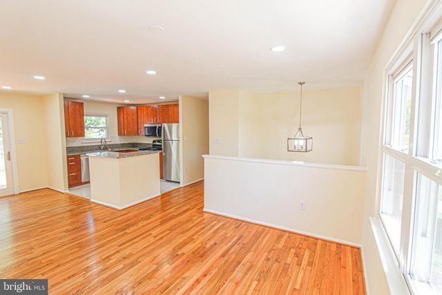 24201 BUSH HILL RD, Gaithersburg, MD 20882