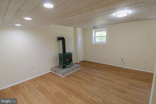 24201 BUSH HILL RD, Gaithersburg, MD 20882