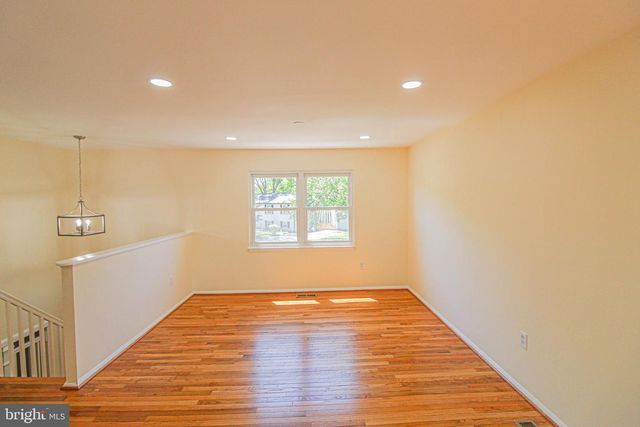 24201 BUSH HILL RD, Gaithersburg, MD 20882