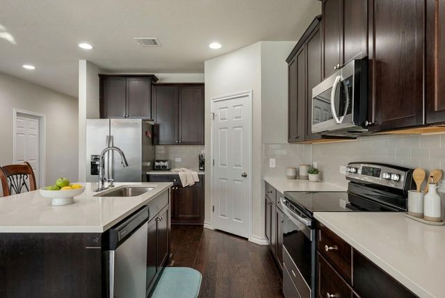 205 Magna LN, Liberty Hill, TX 78642