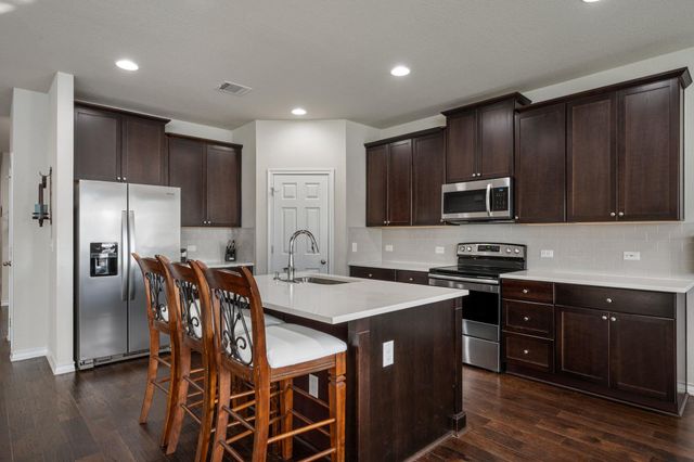 205 Magna LN, Liberty Hill, TX 78642