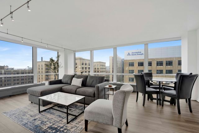 340 W Diversey Parkway 1216, Chicago, IL 60657