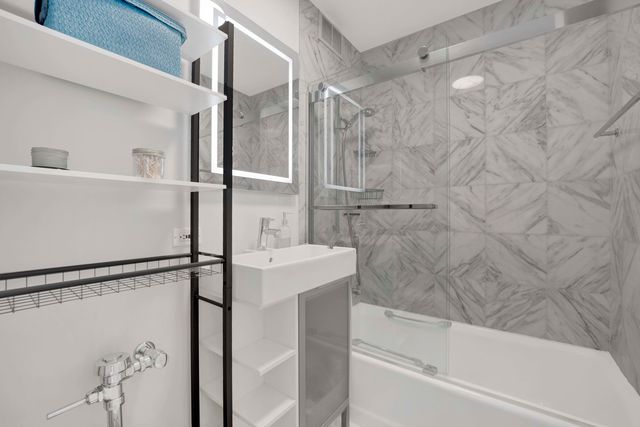 340 W Diversey Parkway 1216, Chicago, IL 60657