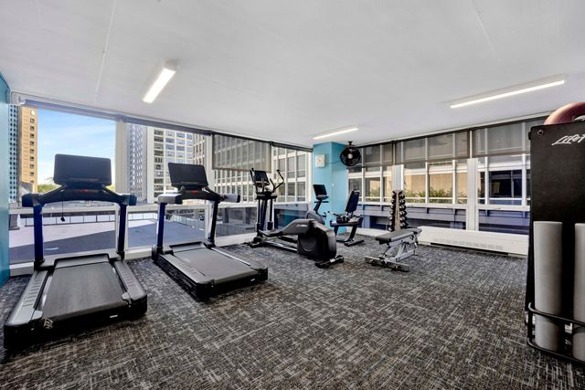 340 W Diversey Parkway 1216, Chicago, IL 60657