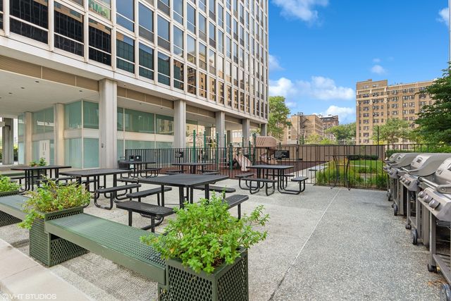 340 W Diversey Parkway 1216, Chicago, IL 60657