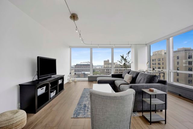 340 W Diversey Parkway 1216, Chicago, IL 60657