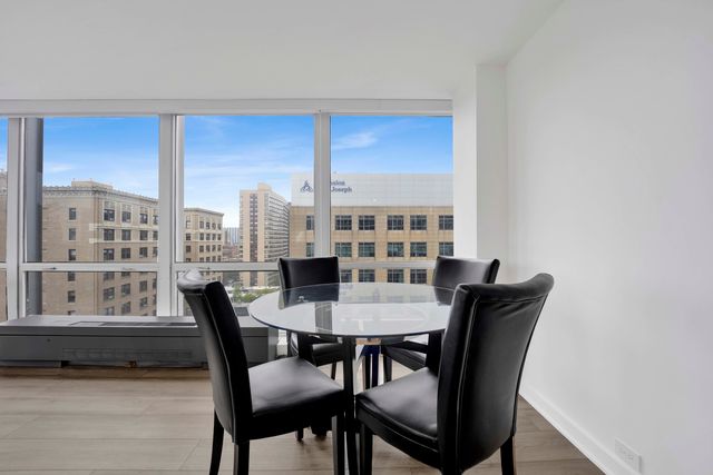 340 W Diversey Parkway 1216, Chicago, IL 60657