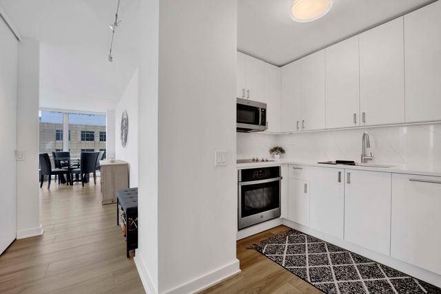 340 W Diversey Parkway 1216, Chicago, IL 60657