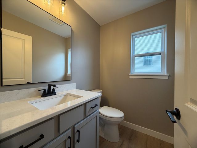 1306 E Gable Way, Tiffin, IA 52340