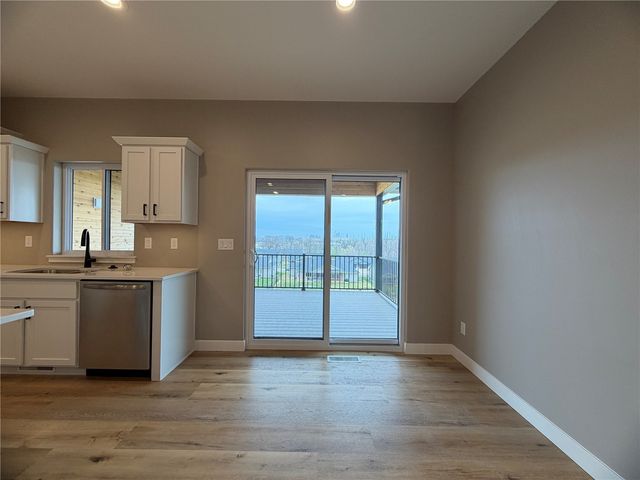 1306 E Gable Way, Tiffin, IA 52340