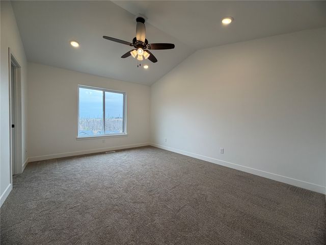 1306 E Gable Way, Tiffin, IA 52340