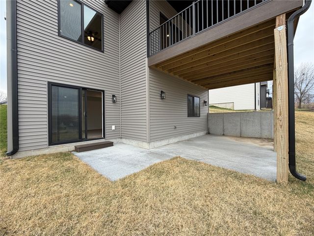 1306 E Gable Way, Tiffin, IA 52340