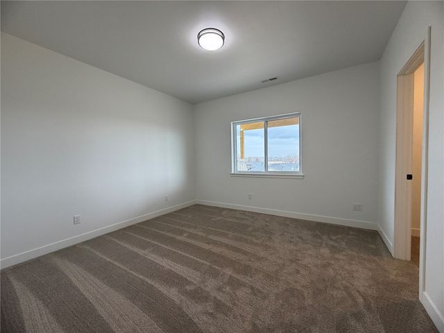 1306 E Gable Way, Tiffin, IA 52340