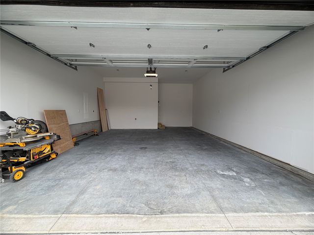 1306 E Gable Way, Tiffin, IA 52340