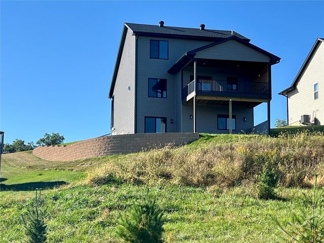1306 E Gable Way, Tiffin, IA 52340