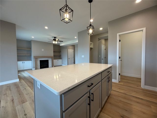 1306 E Gable Way, Tiffin, IA 52340