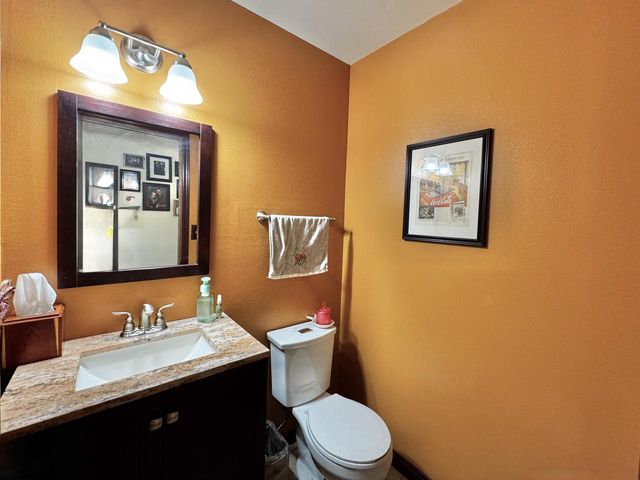 1615 Haymarket ROAD, Waukesha, WI 53189
