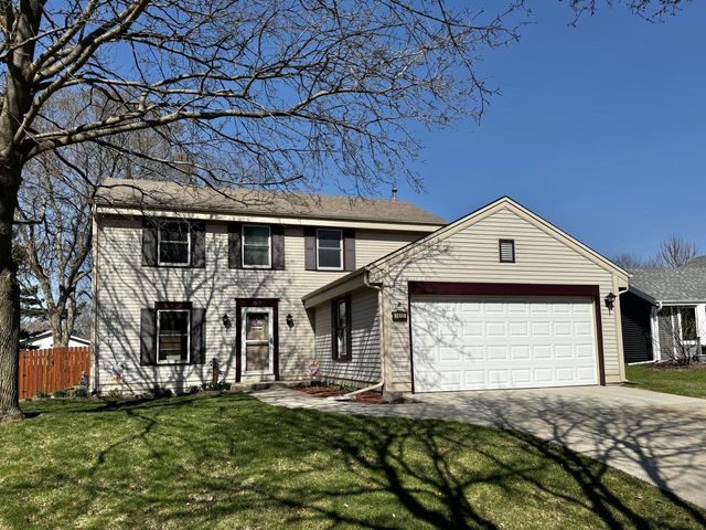 1615 Haymarket ROAD, Waukesha, WI 53189