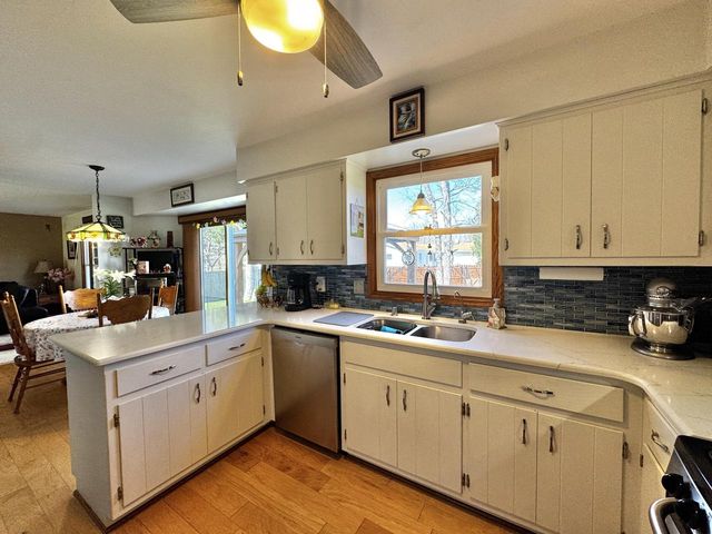 1615 Haymarket ROAD, Waukesha, WI 53189